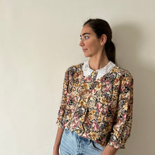 Cargar imagen en el visor de la galería, Blusa flores

