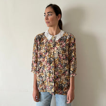 Cargar imagen en el visor de la galería, Blusa flores
