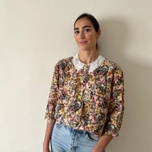 Cargar imagen en el visor de la galería, Blusa flores
